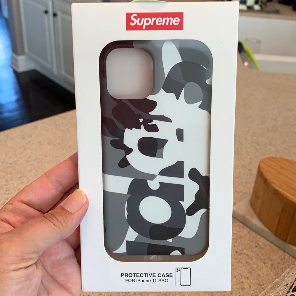 Supreme Camo iPhone case color Snow Camo NEW
